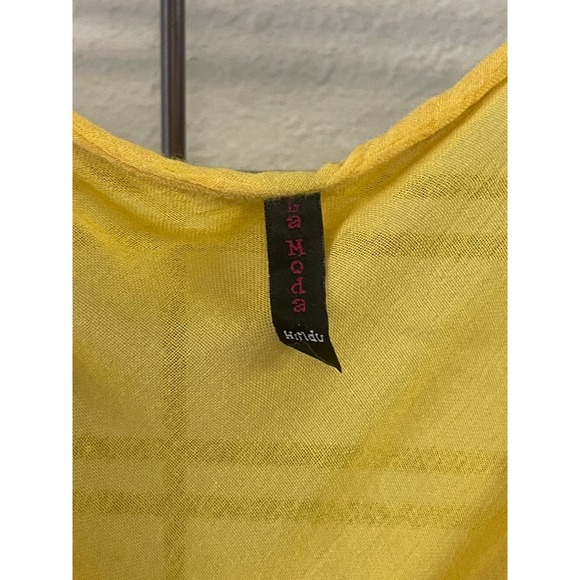 Yellow dress size medium - Picture 7 of 8